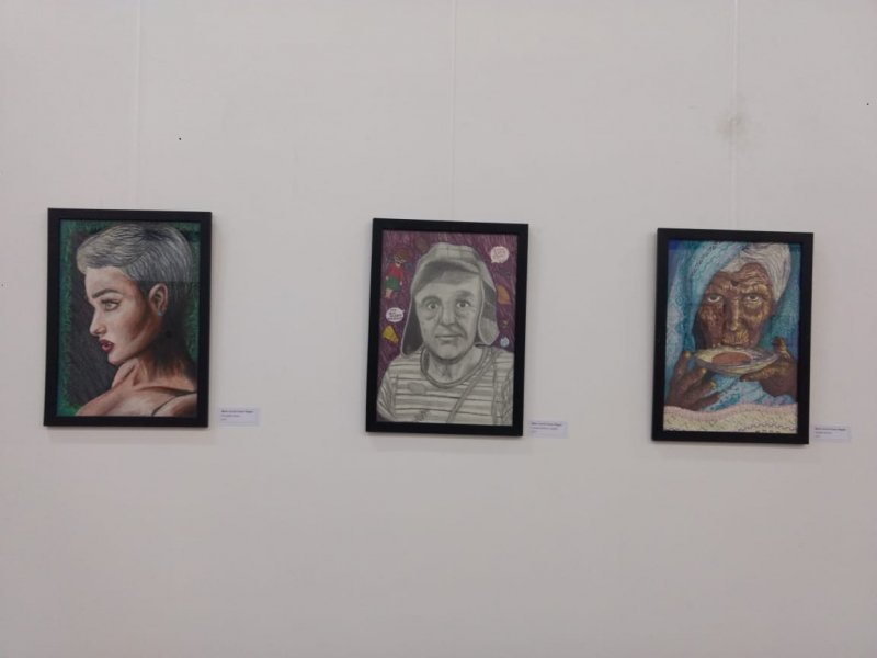 Escola de Artes realiza oficina de desenho ao ar livre