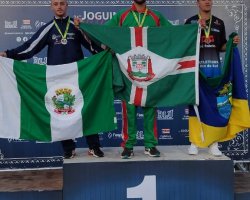 João Victor Lunge conquistou a prata no Salto Triplo