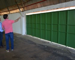 Presidente da expo-feira, Josias Mascarello conduziu visita das obras e serviços que estão em fase de execução.