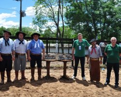 Acompanharam a entrega dos trof&eacute;us os jurados, Jaime Bicca de Freitas, Bruno Wagner da Silva e Jo&atilde;o Alberto Cunha da Rocha, o prefeito Luciano Buligon, o presidente do N&uacute;cleo de Criadores de Cavalos Crioulos do Oeste Catarinense (NCCCOC), Fabio F&aacute;vero e o coordenador da comiss&atilde;o de Agropecu&aacute;ria, Valdir Crestani.