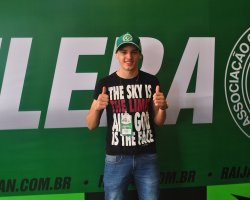 Marcelo augusto Bianchi respons&aacute;vel do Estande da Chape