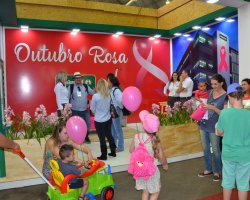 Lançamento contou com a presenta de representantes de entidades, imprensa e visitantes da feira