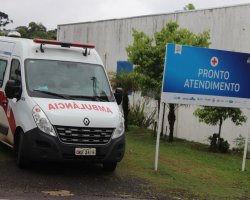 Uma ambulância está disponível para deslocar os pacientes que necessitarem de atendimento externo