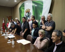 Assinatura de pacote de obras