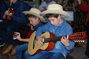Orquestra de Viola encanta p&uacute;blico no Espa&ccedil;o Turismo Sebrae