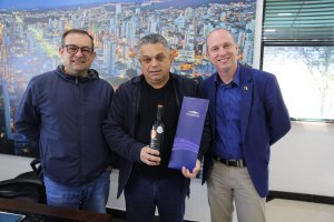 Prefeito de Chapec&oacute; recebe c&ocirc;nsul da Rom&ecirc;nia