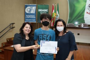 Certificados entregues para 46 estudantes do Programa de Inicia&ccedil;&atilde;o ao Trabalho