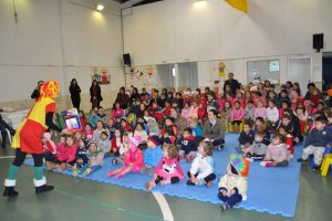 �Vamos descobrir a magia que existe dentro de um livro�