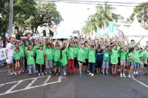 Alunos participam da Meia Maratona de Chapecó 