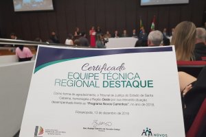 Assist&ecirc;ncia Social: Adolescente e Servi&ccedil;o de Acolhimento premiados pelo TJ