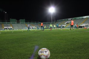 M&atilde;os &agrave; Obra: &Uacute;ltimos testes da ilumina&ccedil;&atilde;o s&atilde;o realizados na Arena Cond&aacute;