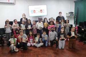 Escola Municipal tem palestra sobre higiene e reciclagem