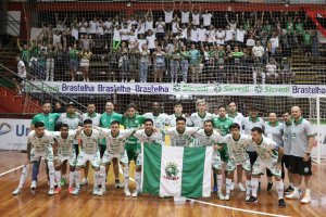 Chape Futsal faz mutir&atilde;o de associa&ccedil;&otilde;es e inaugura loja oficial
