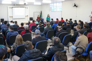 Volta &agrave;s aulas Educa&ccedil;&atilde;o realiza forma&ccedil;&atilde;o e prepara inicio do segundo semestre