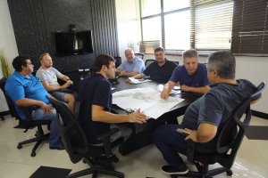 Moradores da Linha Cachoeira entregam projeto de asfaltamento