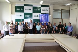 Prefeitura e Caixa Econ&ocirc;mica assinam conv&ecirc;nio para projeto social no Expoente