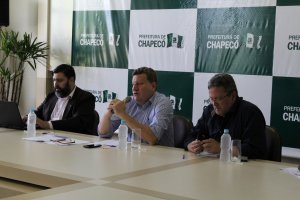 Programa Pauta Livre em cadeia de r&aacute;dios AM