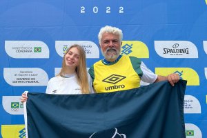 Acad&ecirc;mica e professor de Chapec&oacute; defendem sele&ccedil;&atilde;o catarinense de nata&ccedil;&atilde;o nos JUBS