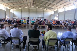 Entregues 65 t&iacute;tulos de terra e anunciada rede de &aacute;gua na Baronesa da Limeira