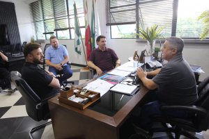 Prefeito recebe deputado federal