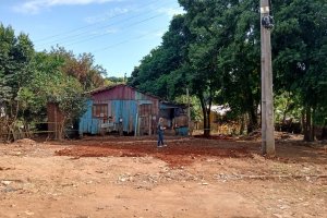 Prefeitura de Chapec&oacute; retirou 35 cargas de lixo em terreno que teve casa interditada