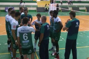 Equipes de Chapeco defendem lideran&ccedil;a no Regional de Voleibol Adulto