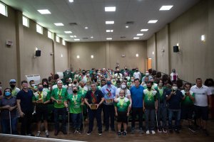 Atletas chapecoenses vice-campeões dos Parajasc recebem homenagem