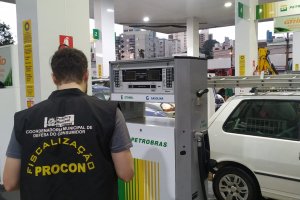 Procon faz recomenda&ccedil;&atilde;o e adverte postos que aumentaram combust&iacute;veis antecipadamente