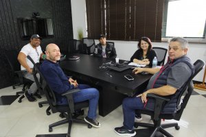 Prefeito recebe presidente da Associa&ccedil;&atilde;o dos Venezuelanos