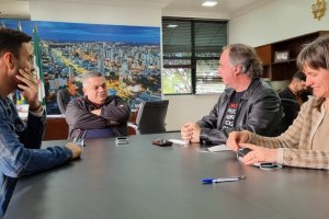 Deputados estaduais visitam prefeito de Chapecó