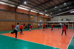 Fase classificat&oacute;ria do v&ocirc;lei movimenta os Jogos Escolares da Rede Municipal de Ensino