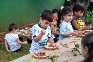Crian&ccedil;as do CEIM Esplanada exploram moradias e constru&ccedil;&otilde;es inspiradas no jo&atilde;o-de-barro