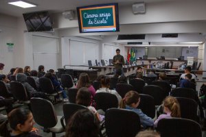 Estudantes da EBM Clara Urmann Rosa visitam a C&acirc;mara Municipal