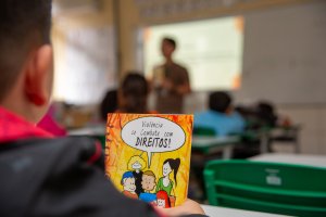 Secretaria de Educa&ccedil;&atilde;o desenvolve a&ccedil;&otilde;es do Maio Laranja nas escolas municipais