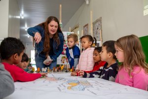 Crian&ccedil;as da pr&eacute;-escola exploram o Rio Uruguai por meio da tecnologia