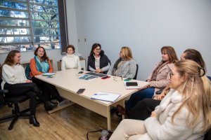 Secretaria de Educa&ccedil;&atilde;o recebe representantes do munic&iacute;pio de Maravilha