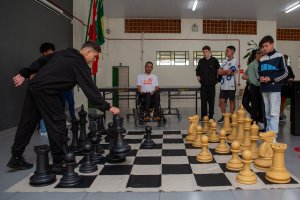 Entrega de Materiais Esportivos &eacute; realizada em escolas da Rede Municipal
