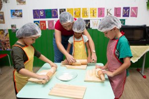 Crian&ccedil;as da EPC Cyro Sosnosky aprendem sobre a fermenta&ccedil;&atilde;o natural dos p&atilde;es