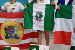 Natação conquista várias medalhas nos Joguinhos