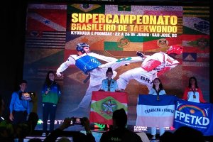 Chapec&oacute; conquista medalhas no Supercampeonato de Taekwondo