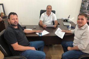 Secret&aacute;rio de Agricultura anuncia em Chapec&oacute; medidas para combater a estiagem