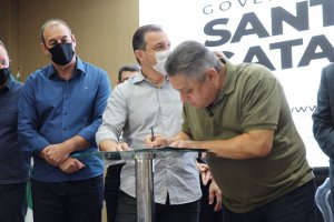 Itamar Agnoletto assume a Prefeitura de Chapec&oacute; nas f&eacute;rias de Jo&atilde;o Rodrigues 