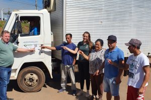 Veículos de Catadores recebem identificação da Secretaria de Infraestrutura