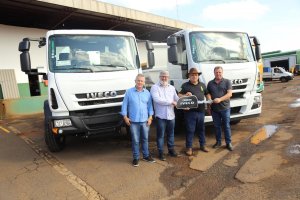 Prefeitura renova frota de caminh&otilde;es da Secretaria de Infraestrutura