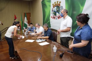 Administração repassa R$ 613 mil e cede uso de áreas para entidades assistenciais