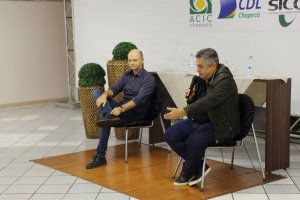 Prefeito atualiza obras em reuni&atilde;o do Centro Empresarial de Chapec&oacute;