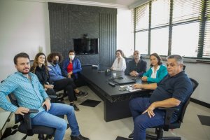 Festival de Teatro &eacute; tema de reuni&atilde;o na Prefeitura de Chapec&oacute;