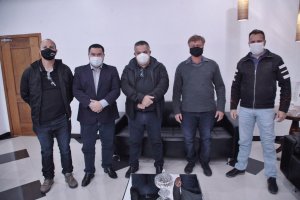 Prefeito recebe deputado Alba e lideran&ccedil;as da regi&atilde;o