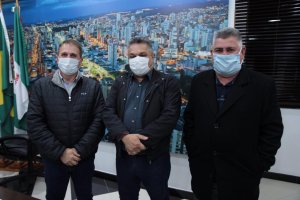 Secretário da Agricultura e prefeito de Chapecó tratam de recursos para Parque da Efapi