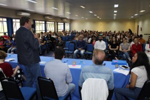 Encontro estadual re&uacute;ne Secret&aacute;rios de Assist&ecirc;ncia Social em Chapec&oacute;